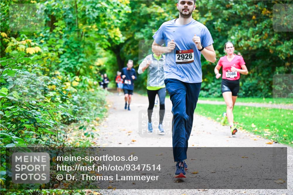 12.10.2025 - Bramfelder Halbmarathon 2025 Dr. Thomas Lammeyer http://msf.ph/oto/9347514 12.10.2025 10:24:03 Laufen 2926, 2086 meine-sportfotos.de
