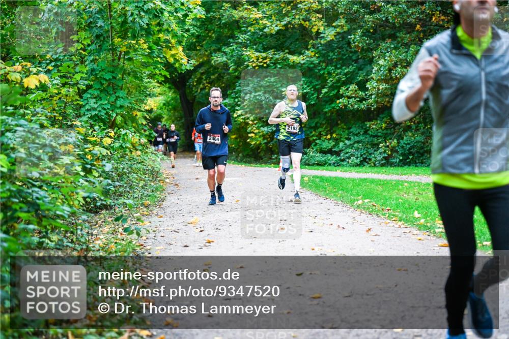 12.10.2025 - Bramfelder Halbmarathon 2025 Dr. Thomas Lammeyer http://msf.ph/oto/9347520 12.10.2025 10:24:05 Laufen 2464, 2193 meine-sportfotos.de