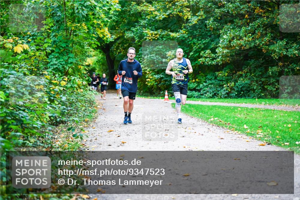 12.10.2025 - Bramfelder Halbmarathon 2025 Dr. Thomas Lammeyer http://msf.ph/oto/9347523 12.10.2025 10:24:06 Laufen 2464, 2193 meine-sportfotos.de