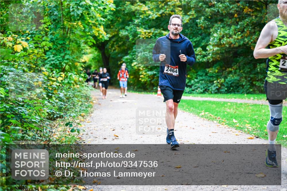 12.10.2025 - Bramfelder Halbmarathon 2025 Dr. Thomas Lammeyer http://msf.ph/oto/9347536 12.10.2025 10:24:08 Laufen 2464, 4, 2 meine-sportfotos.de