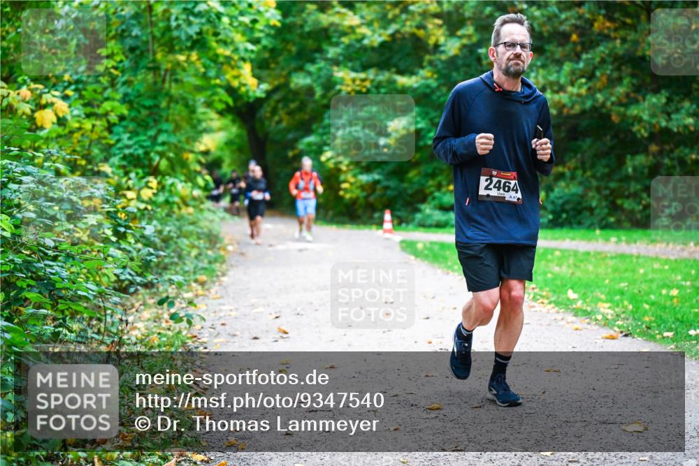 12.10.2025 - Bramfelder Halbmarathon 2025 Dr. Thomas Lammeyer http://msf.ph/oto/9347540 12.10.2025 10:24:08 Laufen 2464, 47 meine-sportfotos.de