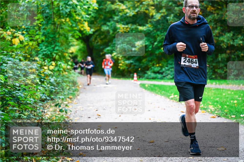 12.10.2025 - Bramfelder Halbmarathon 2025 Dr. Thomas Lammeyer http://msf.ph/oto/9347542 12.10.2025 10:24:09 Laufen 2464, 47 meine-sportfotos.de
