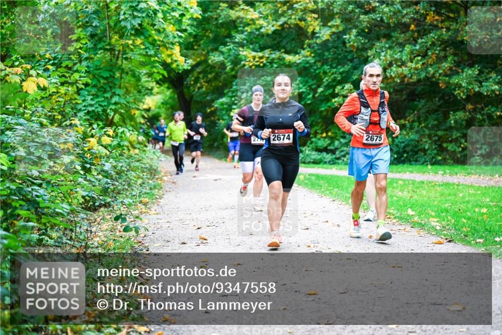 12.10.2025 - Bramfelder Halbmarathon 2025 Dr. Thomas Lammeyer http://msf.ph/oto/9347558 12.10.2025 10:24:15 Laufen 2710, 2674, 2675 meine-sportfotos.de