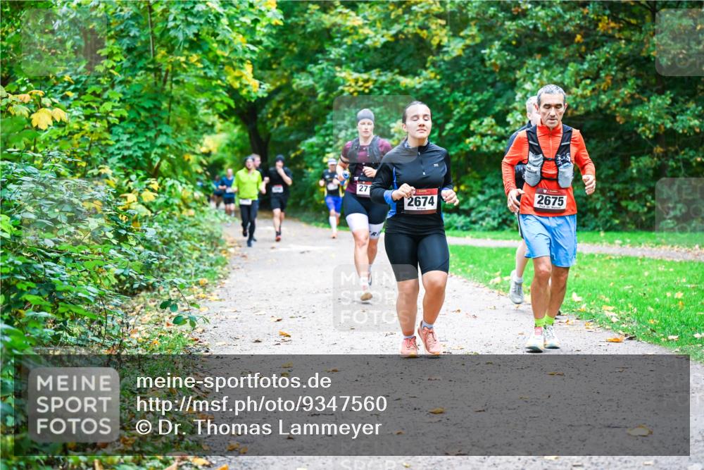 12.10.2025 - Bramfelder Halbmarathon 2025 Dr. Thomas Lammeyer http://msf.ph/oto/9347560 12.10.2025 10:24:15 Laufen 271, 2674, 2675 meine-sportfotos.de