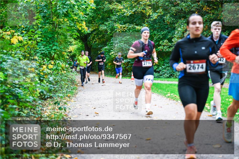 12.10.2025 - Bramfelder Halbmarathon 2025 Dr. Thomas Lammeyer http://msf.ph/oto/9347567 12.10.2025 10:24:16 Laufen 2778, 322, 42, 2716, 2674 meine-sportfotos.de