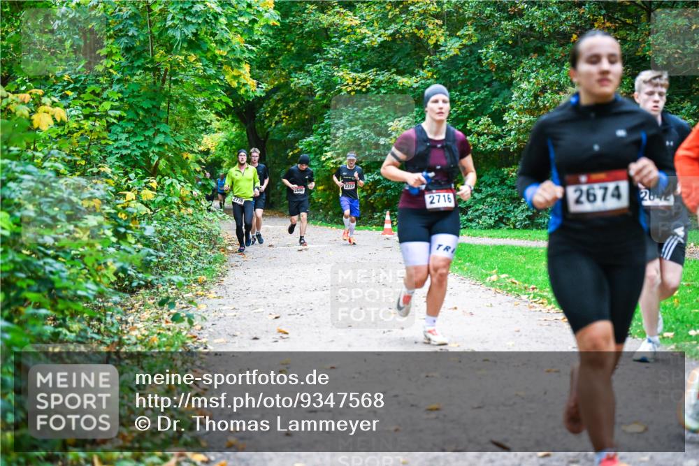 12.10.2025 - Bramfelder Halbmarathon 2025 Dr. Thomas Lammeyer http://msf.ph/oto/9347568 12.10.2025 10:24:16 Laufen 2322, 2680, 2778, 2716, 2674, 2042 meine-sportfotos.de