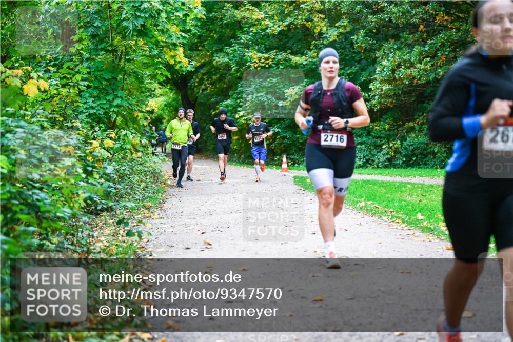 12.10.2025 - Bramfelder Halbmarathon 2025 Dr. Thomas Lammeyer http://msf.ph/oto/9347570 12.10.2025 10:24:16 Laufen 2778, 2680, 2322, 2716, 26, 26 meine-sportfotos.de