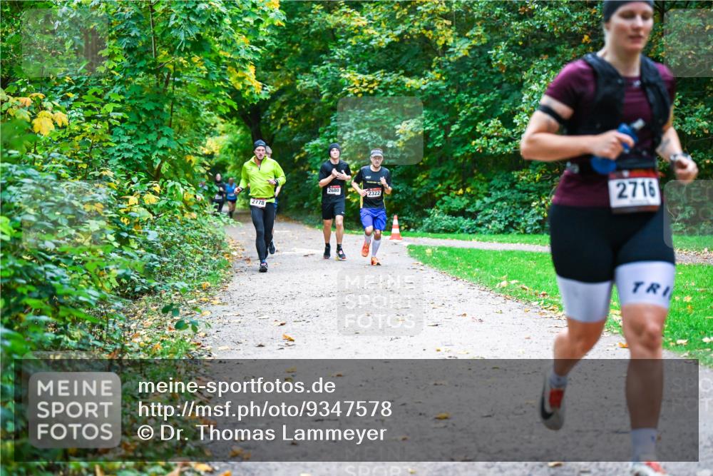 12.10.2025 - Bramfelder Halbmarathon 2025 Dr. Thomas Lammeyer http://msf.ph/oto/9347578 12.10.2025 10:24:17 Laufen 2778, 2680, 2322, 2716 meine-sportfotos.de