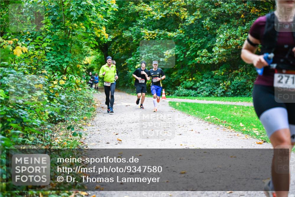 12.10.2025 - Bramfelder Halbmarathon 2025 Dr. Thomas Lammeyer http://msf.ph/oto/9347580 12.10.2025 10:24:18 Laufen 2778, 2680, 232, 271 meine-sportfotos.de