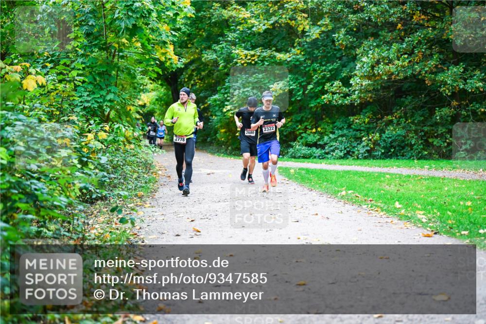 12.10.2025 - Bramfelder Halbmarathon 2025 Dr. Thomas Lammeyer http://msf.ph/oto/9347585 12.10.2025 10:24:19 Laufen 2322, 2680, 2778 meine-sportfotos.de