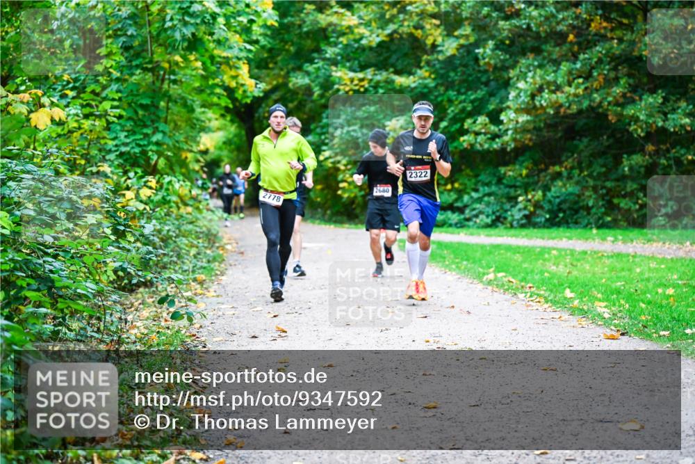 12.10.2025 - Bramfelder Halbmarathon 2025 Dr. Thomas Lammeyer http://msf.ph/oto/9347592 12.10.2025 10:24:20 Laufen 2778, 2680, 2322 meine-sportfotos.de