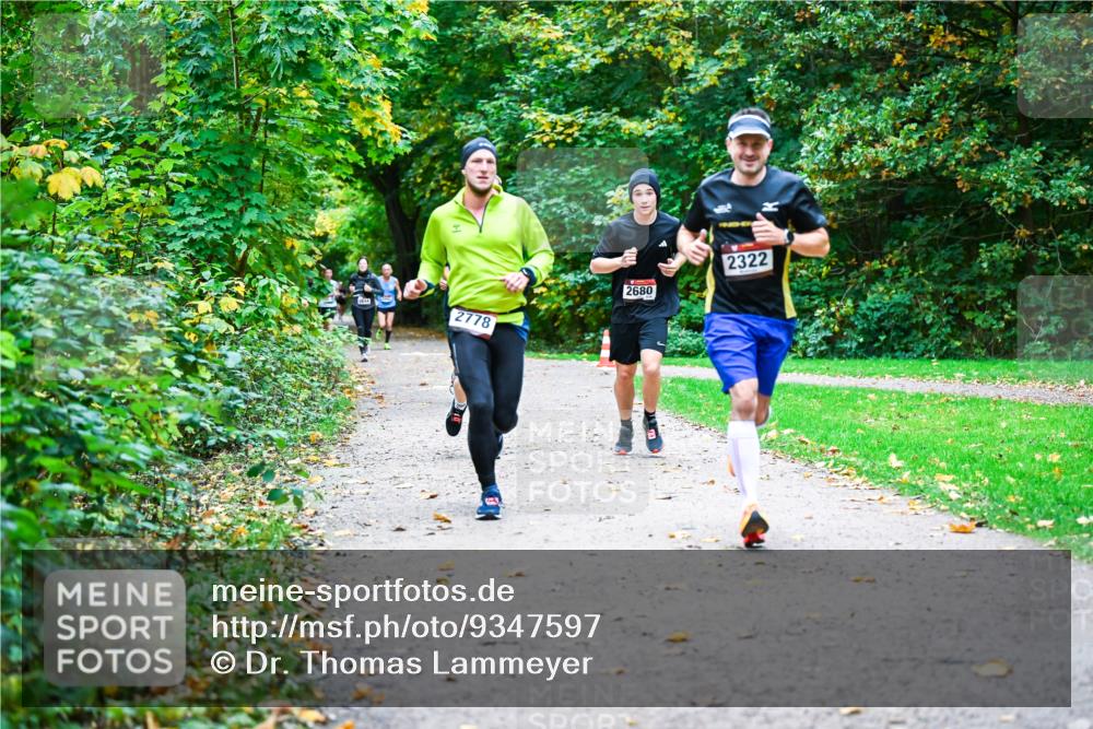 12.10.2025 - Bramfelder Halbmarathon 2025 Dr. Thomas Lammeyer http://msf.ph/oto/9347597 12.10.2025 10:24:20 Laufen 2778, 2680, 2322 meine-sportfotos.de