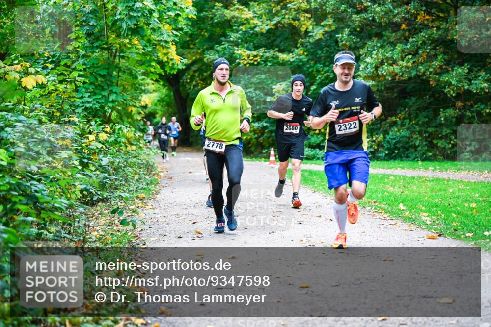 12.10.2025 - Bramfelder Halbmarathon 2025 Dr. Thomas Lammeyer http://msf.ph/oto/9347598 12.10.2025 10:24:21 Laufen 2778, 201, 2680, 2322 meine-sportfotos.de