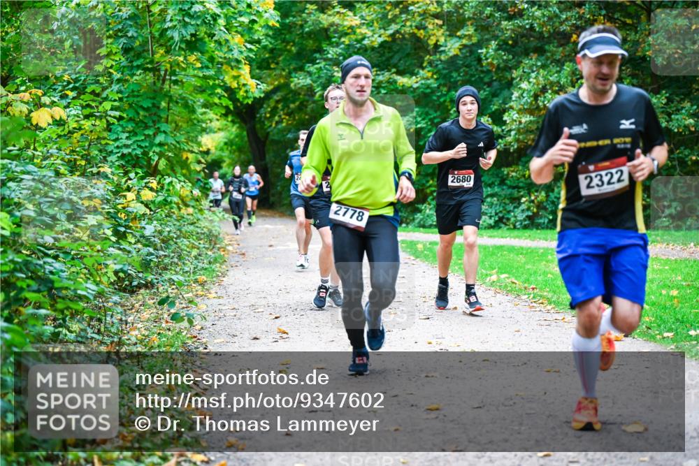 12.10.2025 - Bramfelder Halbmarathon 2025 Dr. Thomas Lammeyer http://msf.ph/oto/9347602 12.10.2025 10:24:21 Laufen 2778, 2680, 2322 meine-sportfotos.de
