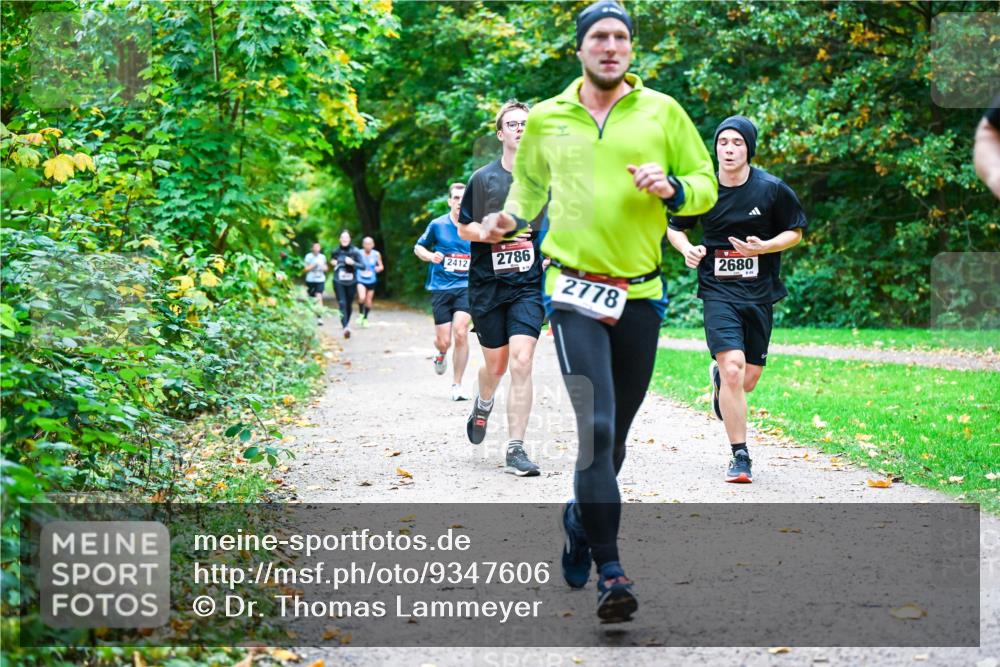 12.10.2025 - Bramfelder Halbmarathon 2025 Dr. Thomas Lammeyer http://msf.ph/oto/9347606 12.10.2025 10:24:22 Laufen 2412, 2786, 2680, 2778 meine-sportfotos.de