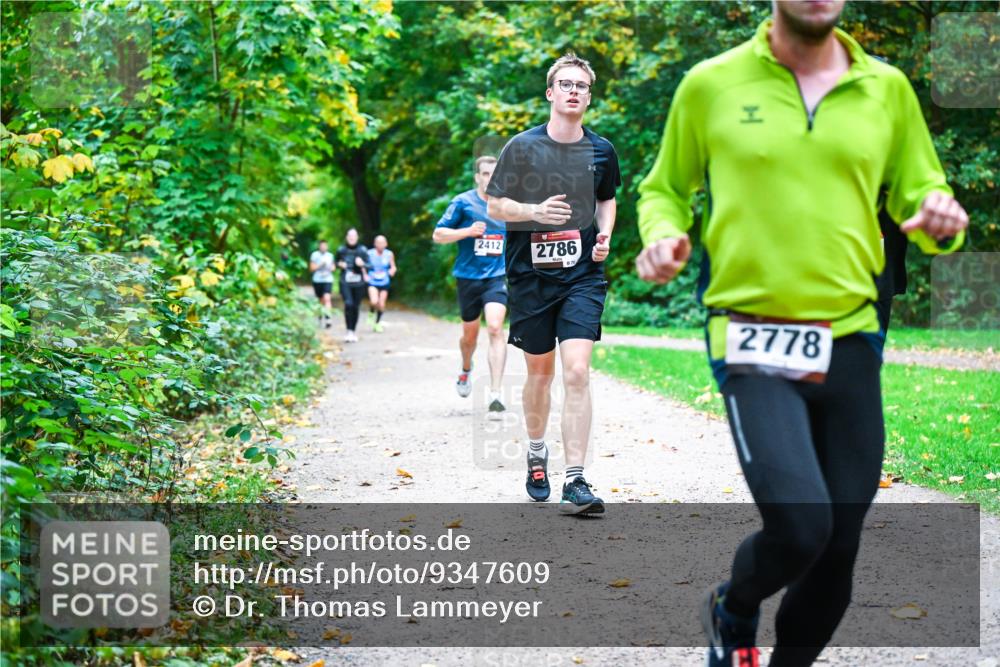12.10.2025 - Bramfelder Halbmarathon 2025 Dr. Thomas Lammeyer http://msf.ph/oto/9347609 12.10.2025 10:24:22 Laufen 2412, 2786, 2778 meine-sportfotos.de