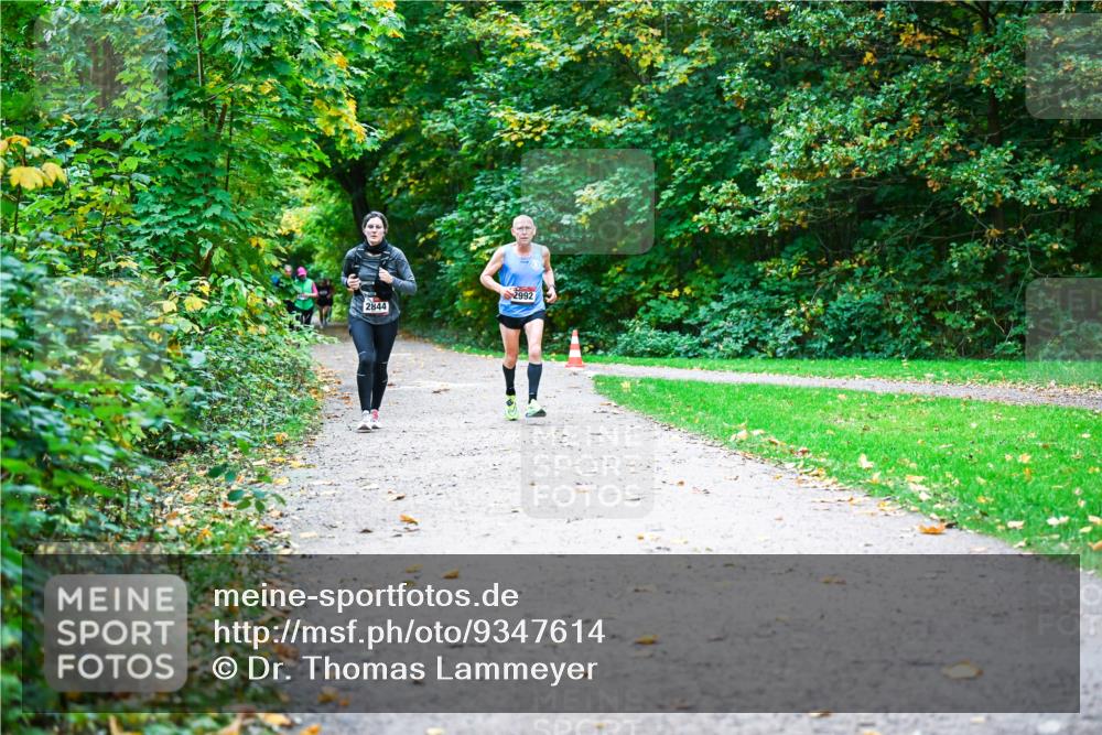 12.10.2025 - Bramfelder Halbmarathon 2025 Dr. Thomas Lammeyer http://msf.ph/oto/9347614 12.10.2025 10:24:27 Laufen 2992, 2844 meine-sportfotos.de
