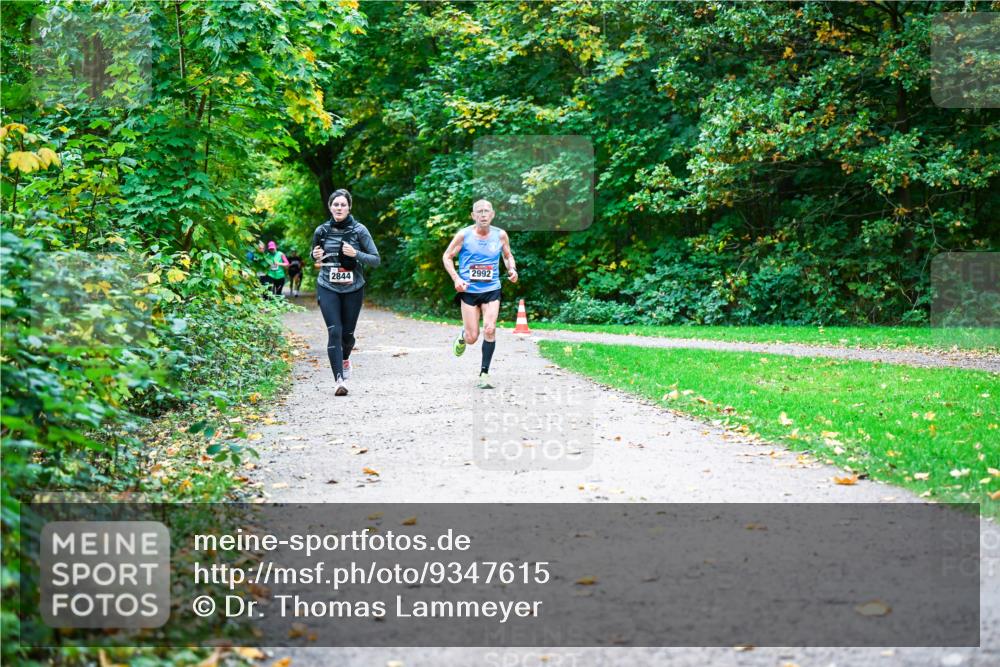 12.10.2025 - Bramfelder Halbmarathon 2025 Dr. Thomas Lammeyer http://msf.ph/oto/9347615 12.10.2025 10:24:27 Laufen 2992, 2844 meine-sportfotos.de