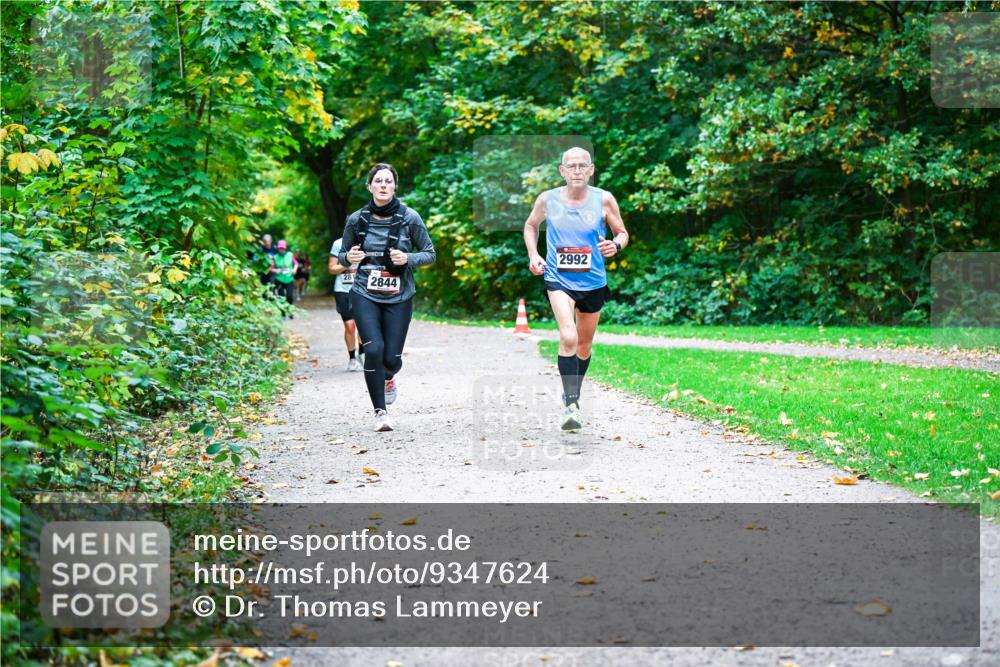 12.10.2025 - Bramfelder Halbmarathon 2025 Dr. Thomas Lammeyer http://msf.ph/oto/9347624 12.10.2025 10:24:28 Laufen 281, 2844, 2992 meine-sportfotos.de