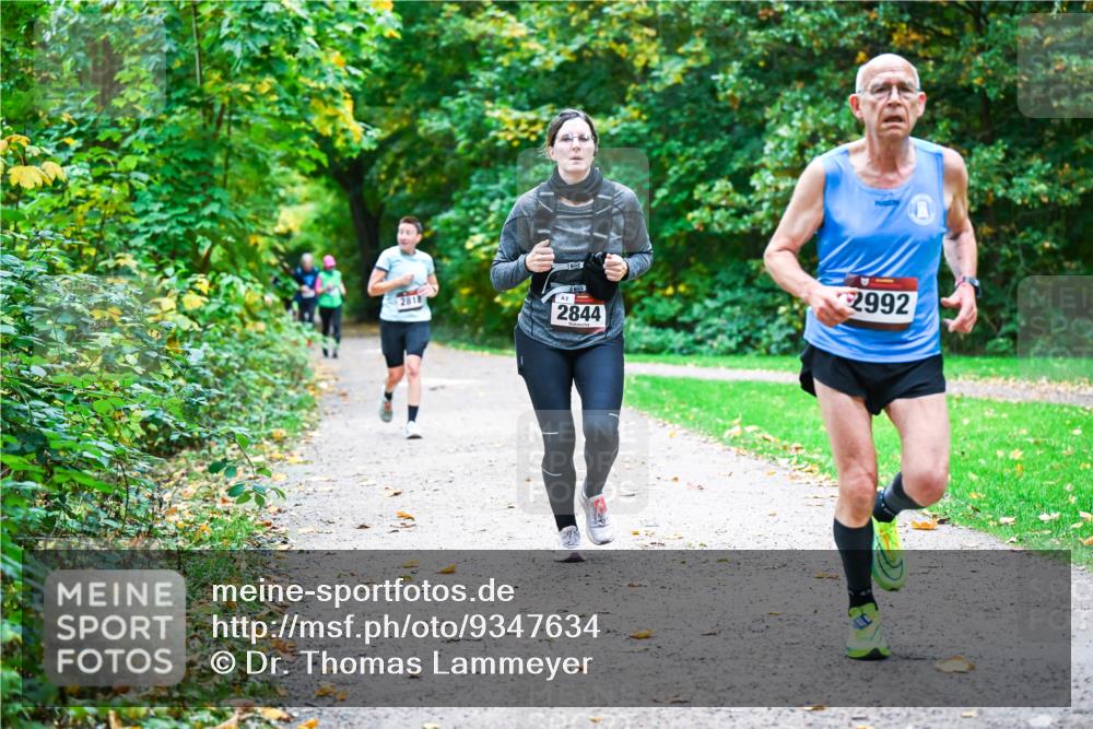 12.10.2025 - Bramfelder Halbmarathon 2025 Dr. Thomas Lammeyer http://msf.ph/oto/9347634 12.10.2025 10:24:30 Laufen 2818, 2, 2844, 2992 meine-sportfotos.de