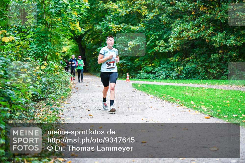 12.10.2025 - Bramfelder Halbmarathon 2025 Dr. Thomas Lammeyer http://msf.ph/oto/9347645 12.10.2025 10:24:32 Laufen 2818 meine-sportfotos.de