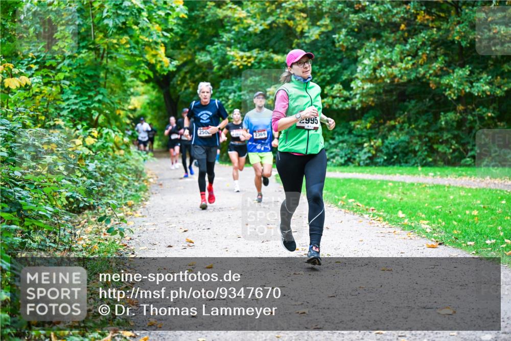 12.10.2025 - Bramfelder Halbmarathon 2025 Dr. Thomas Lammeyer http://msf.ph/oto/9347670 12.10.2025 10:24:39 Laufen 250, 2369, 995 meine-sportfotos.de