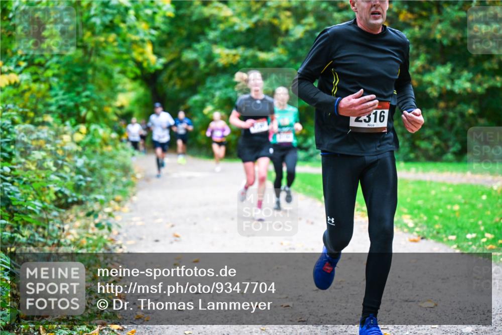 12.10.2025 - Bramfelder Halbmarathon 2025 Dr. Thomas Lammeyer http://msf.ph/oto/9347704 12.10.2025 10:24:45 Laufen 2316 meine-sportfotos.de