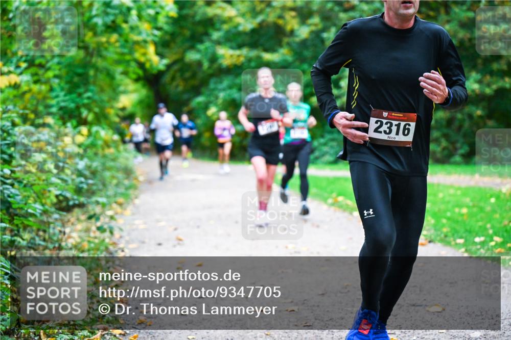 12.10.2025 - Bramfelder Halbmarathon 2025 Dr. Thomas Lammeyer http://msf.ph/oto/9347705 12.10.2025 10:24:45 Laufen 34, 2316 meine-sportfotos.de
