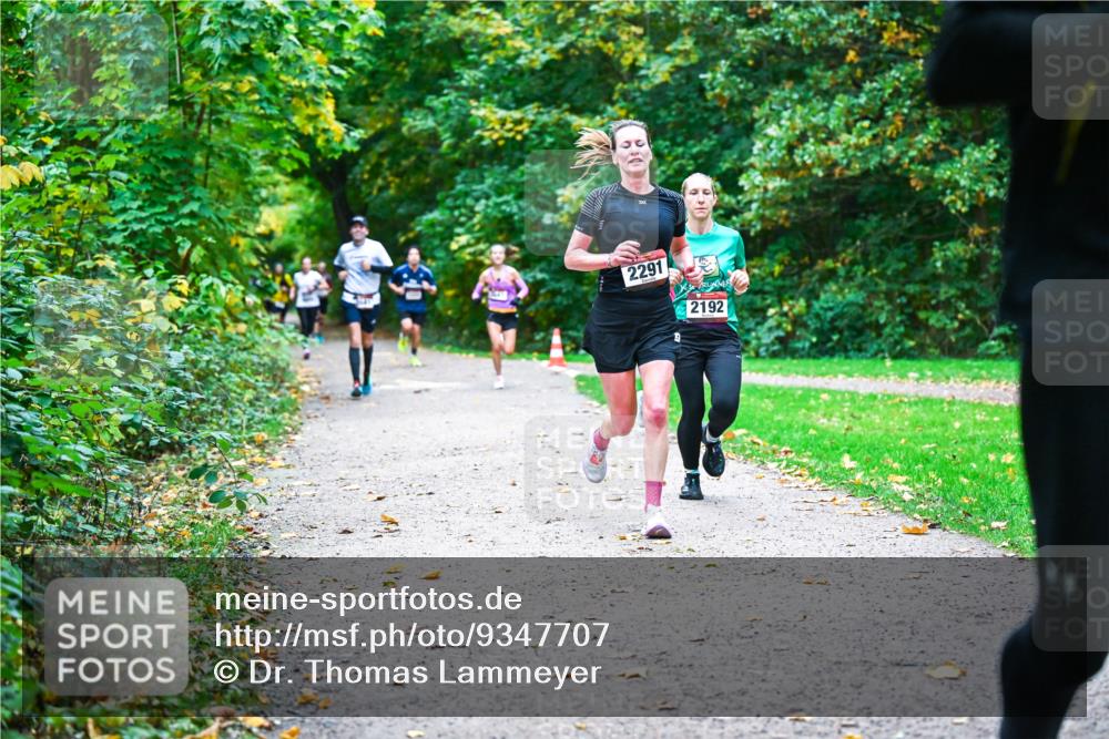 12.10.2025 - Bramfelder Halbmarathon 2025 Dr. Thomas Lammeyer http://msf.ph/oto/9347707 12.10.2025 10:24:45 Laufen 30, 2291, 2192 meine-sportfotos.de
