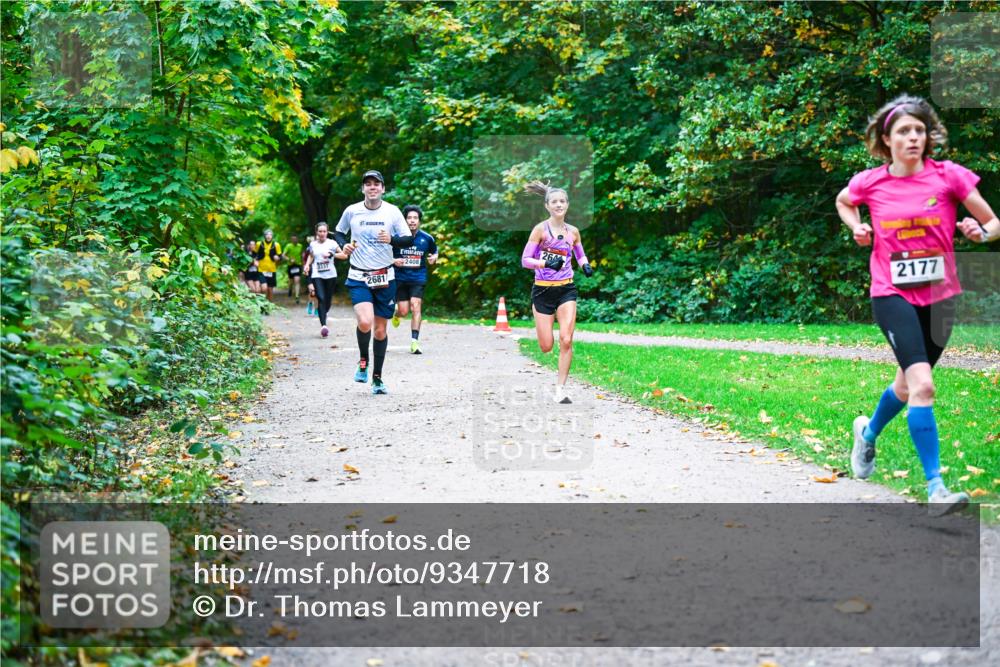 12.10.2025 - Bramfelder Halbmarathon 2025 Dr. Thomas Lammeyer http://msf.ph/oto/9347718 12.10.2025 10:24:47 Laufen 3537, 2681, 2408, 2177 meine-sportfotos.de