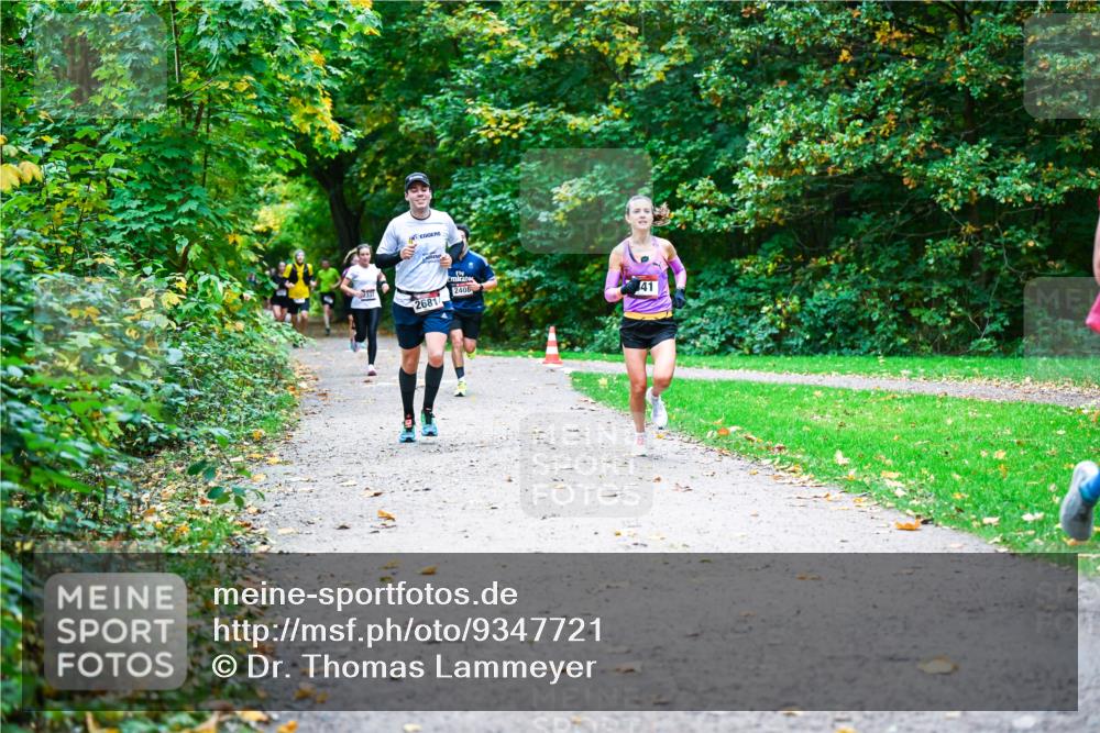 12.10.2025 - Bramfelder Halbmarathon 2025 Dr. Thomas Lammeyer http://msf.ph/oto/9347721 12.10.2025 10:24:48 Laufen 2681, 2405, 41 meine-sportfotos.de