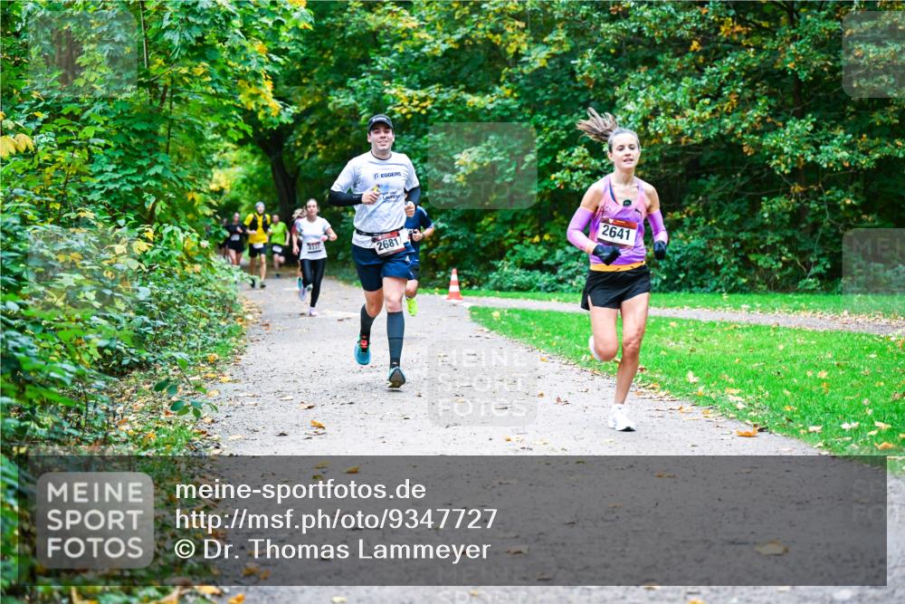 12.10.2025 - Bramfelder Halbmarathon 2025 Dr. Thomas Lammeyer http://msf.ph/oto/9347727 12.10.2025 10:24:49 Laufen 3337, 2681, 2641 meine-sportfotos.de