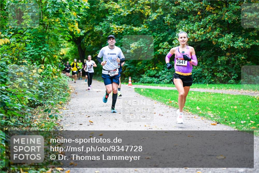 12.10.2025 - Bramfelder Halbmarathon 2025 Dr. Thomas Lammeyer http://msf.ph/oto/9347728 12.10.2025 10:24:49 Laufen 337, 2681, 2641 meine-sportfotos.de