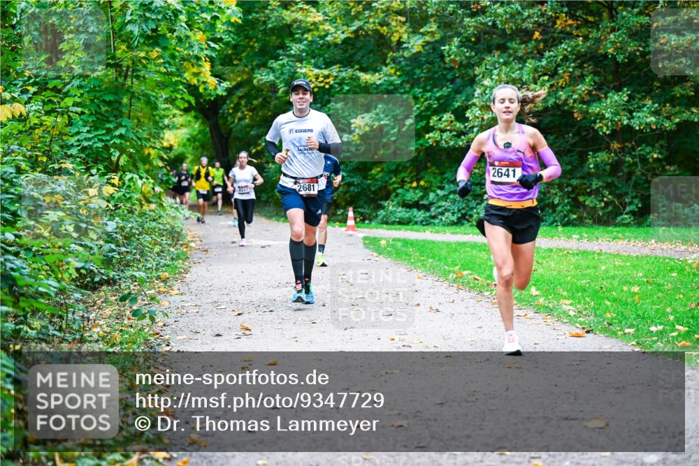 12.10.2025 - Bramfelder Halbmarathon 2025 Dr. Thomas Lammeyer http://msf.ph/oto/9347729 12.10.2025 10:24:49 Laufen 2681, 2641 meine-sportfotos.de