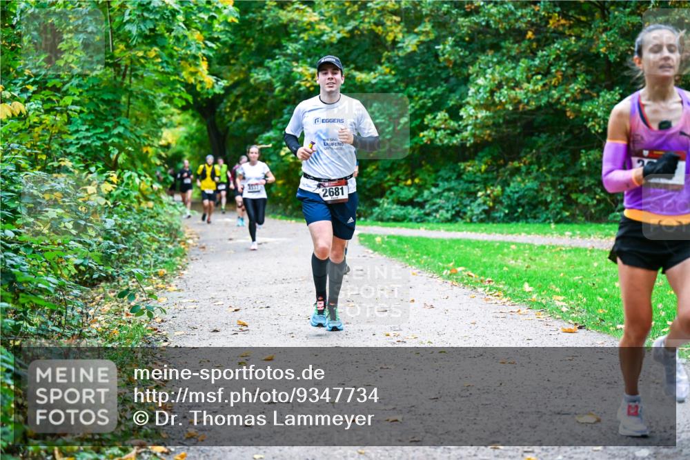 12.10.2025 - Bramfelder Halbmarathon 2025 Dr. Thomas Lammeyer http://msf.ph/oto/9347734 12.10.2025 10:24:50 Laufen 2681 meine-sportfotos.de