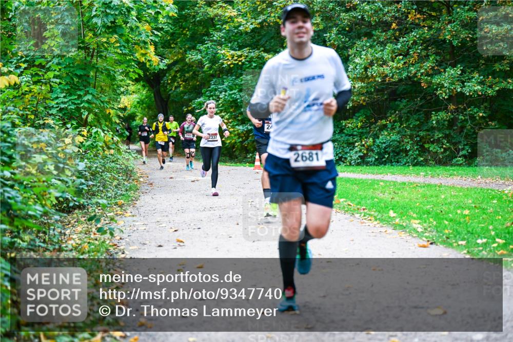 12.10.2025 - Bramfelder Halbmarathon 2025 Dr. Thomas Lammeyer http://msf.ph/oto/9347740 12.10.2025 10:24:51 Laufen 2900, 2337, 24, 2681 meine-sportfotos.de