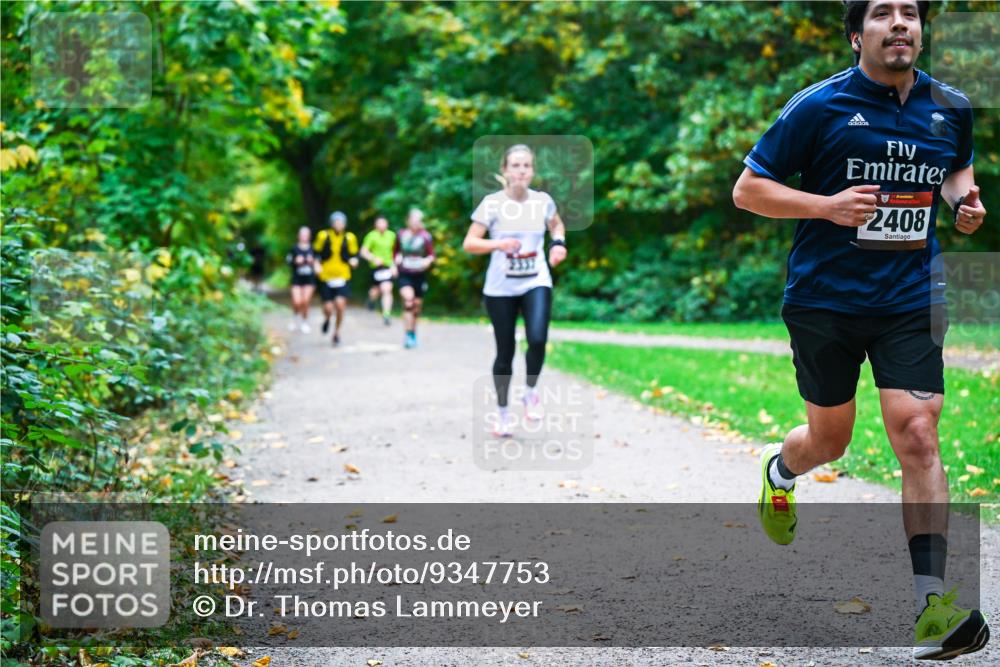 12.10.2025 - Bramfelder Halbmarathon 2025 Dr. Thomas Lammeyer http://msf.ph/oto/9347753 12.10.2025 10:24:53 Laufen 2408 meine-sportfotos.de