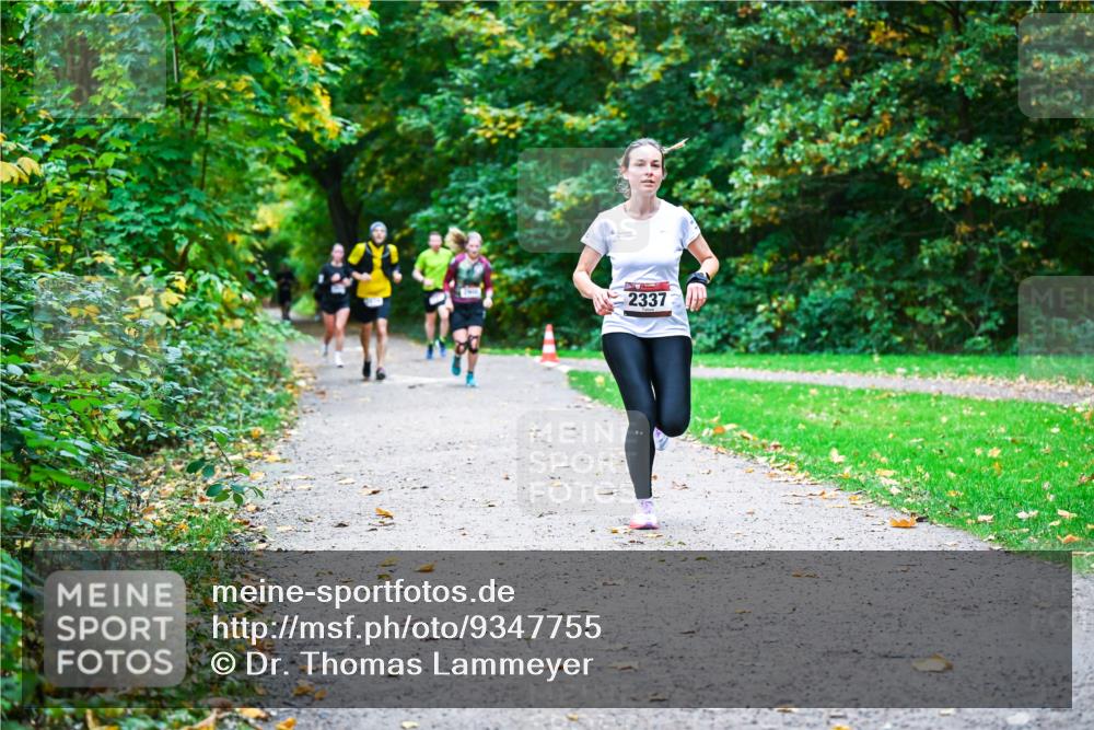 12.10.2025 - Bramfelder Halbmarathon 2025 Dr. Thomas Lammeyer http://msf.ph/oto/9347755 12.10.2025 10:24:53 Laufen 2337 meine-sportfotos.de
