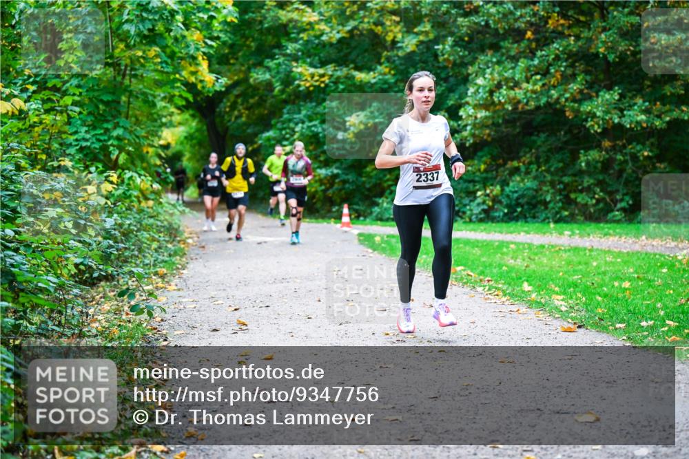 12.10.2025 - Bramfelder Halbmarathon 2025 Dr. Thomas Lammeyer http://msf.ph/oto/9347756 12.10.2025 10:24:53 Laufen 2337 meine-sportfotos.de
