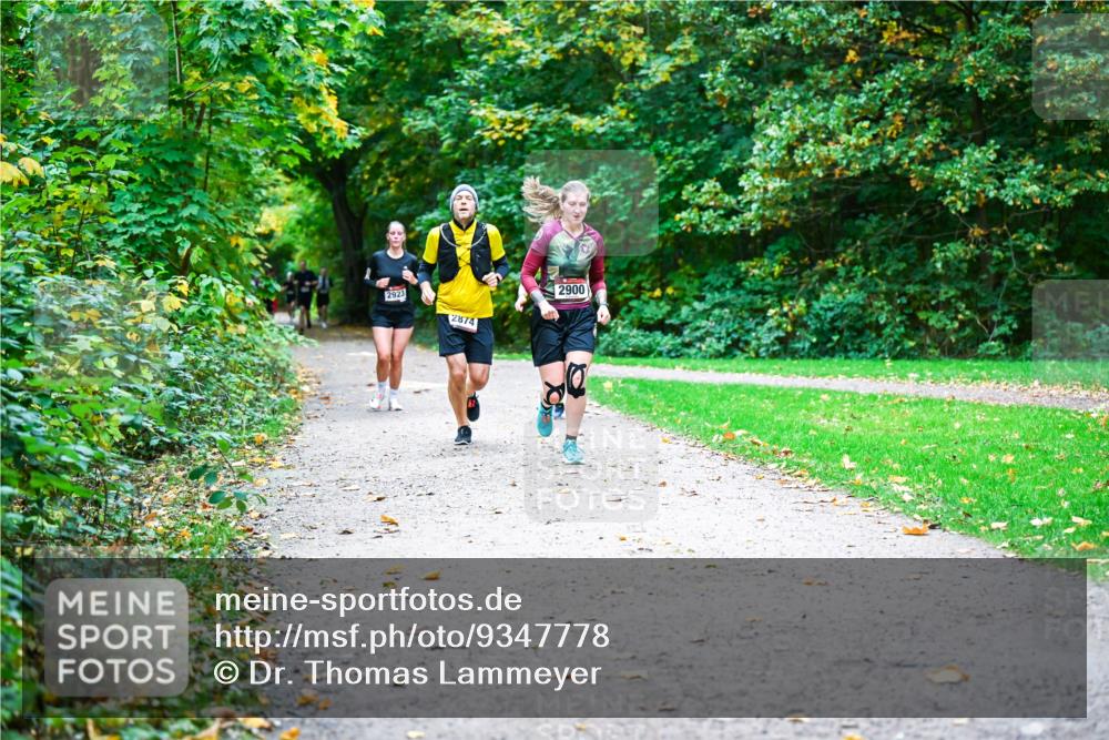12.10.2025 - Bramfelder Halbmarathon 2025 Dr. Thomas Lammeyer http://msf.ph/oto/9347778 12.10.2025 10:24:57 Laufen 2923, 2874, 2900 meine-sportfotos.de