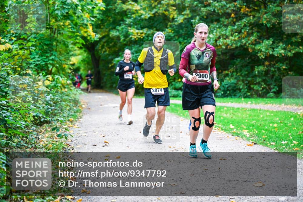12.10.2025 - Bramfelder Halbmarathon 2025 Dr. Thomas Lammeyer http://msf.ph/oto/9347792 12.10.2025 10:24:59 Laufen 2923, 2874, 2900 meine-sportfotos.de