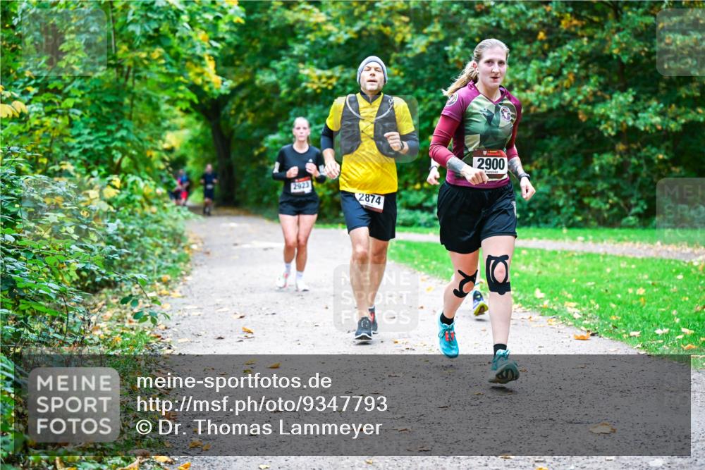 12.10.2025 - Bramfelder Halbmarathon 2025 Dr. Thomas Lammeyer http://msf.ph/oto/9347793 12.10.2025 10:24:59 Laufen 2923, 2874, 2900 meine-sportfotos.de