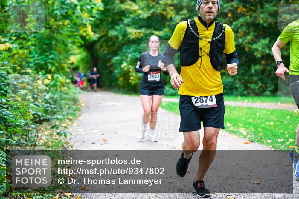 12.10.2025 - Bramfelder Halbmarathon 2025 Dr. Thomas Lammeyer http://msf.ph/oto/9347802 12.10.2025 10:25:00 Laufen 2923, 2874 meine-sportfotos.de