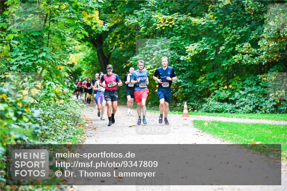 12.10.2025 - Bramfelder Halbmarathon 2025 Dr. Thomas Lammeyer http://msf.ph/oto/9347809 12.10.2025 10:25:07 Laufen 283, 2687, 2628, 2691 meine-sportfotos.de