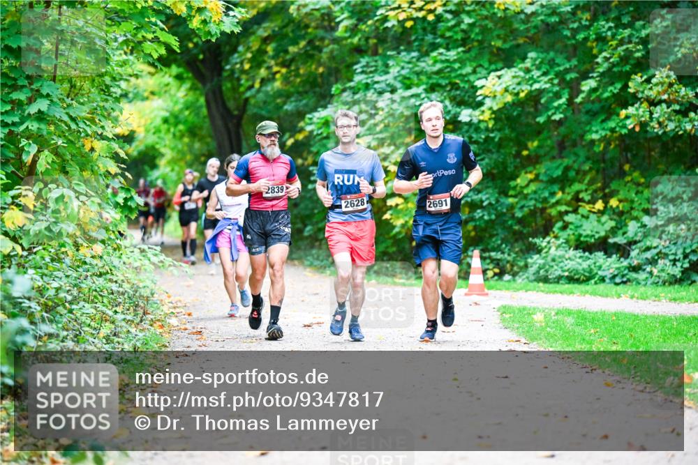 12.10.2025 - Bramfelder Halbmarathon 2025 Dr. Thomas Lammeyer http://msf.ph/oto/9347817 12.10.2025 10:25:08 Laufen 2839, 2024, 2628, 2691 meine-sportfotos.de