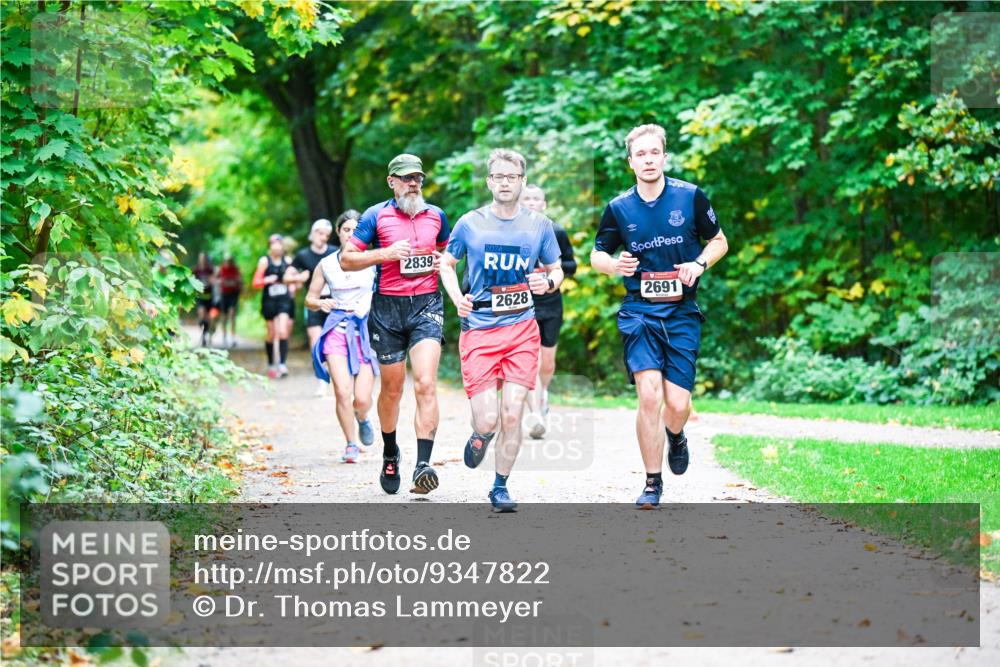 12.10.2025 - Bramfelder Halbmarathon 2025 Dr. Thomas Lammeyer http://msf.ph/oto/9347822 12.10.2025 10:25:09 Laufen 2839, 2024, 2628, 2691 meine-sportfotos.de