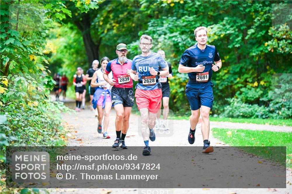 12.10.2025 - Bramfelder Halbmarathon 2025 Dr. Thomas Lammeyer http://msf.ph/oto/9347824 12.10.2025 10:25:09 Laufen 2024, 2839, 2628, 2687, 2691 meine-sportfotos.de