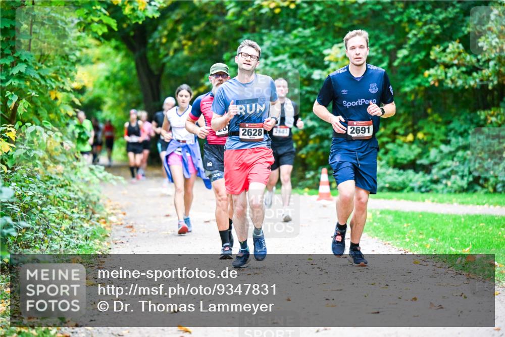 12.10.2025 - Bramfelder Halbmarathon 2025 Dr. Thomas Lammeyer http://msf.ph/oto/9347831 12.10.2025 10:25:10 Laufen 2024, 2628, 2687, 2691 meine-sportfotos.de