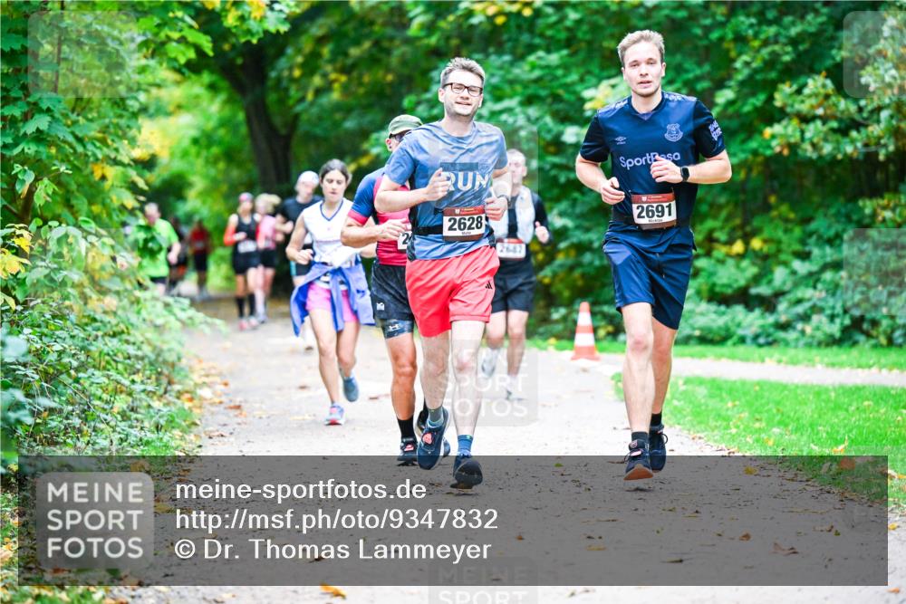 12.10.2025 - Bramfelder Halbmarathon 2025 Dr. Thomas Lammeyer http://msf.ph/oto/9347832 12.10.2025 10:25:10 Laufen 2024, 2628, 2691 meine-sportfotos.de
