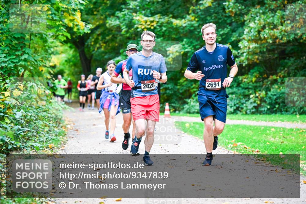 12.10.2025 - Bramfelder Halbmarathon 2025 Dr. Thomas Lammeyer http://msf.ph/oto/9347839 12.10.2025 10:25:11 Laufen 2024, 2628, 2691 meine-sportfotos.de